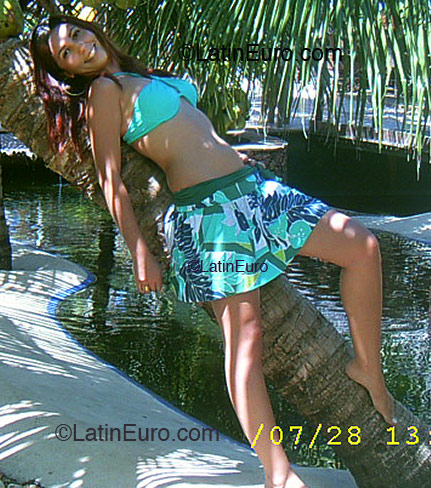 Date this cute Brazil girl Jaqueline from Recife B2078