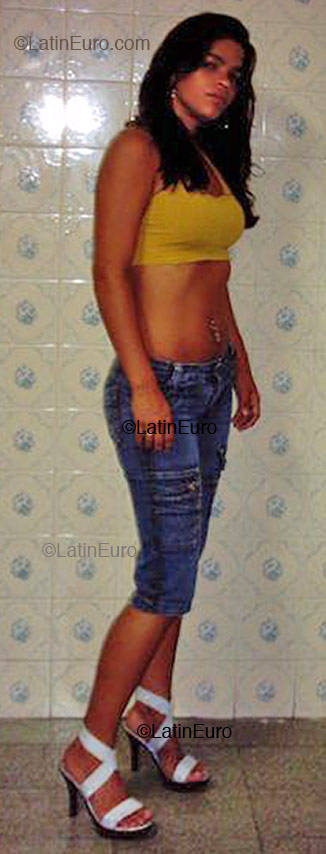 Date this fun Brazil girl Erica from Rio de Janeiro B2114