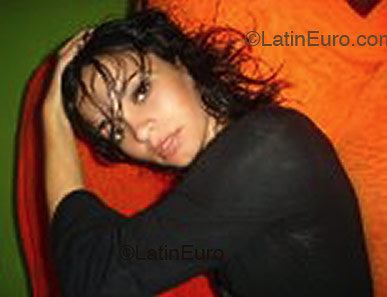 Date this attractive Brazil girl Micheli from Aracaju B2115