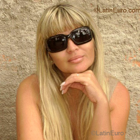 Date this pretty Brazil girl Vera from Vila Velha B2162