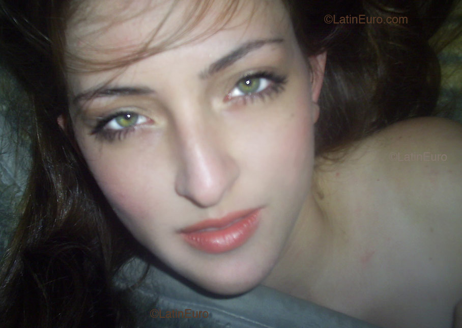 Date this exotic Brazil girl Aline from  B2167