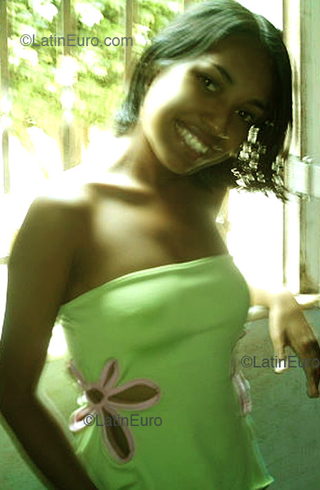 Date this sensual Brazil girl Ana from Sao Luis B2170