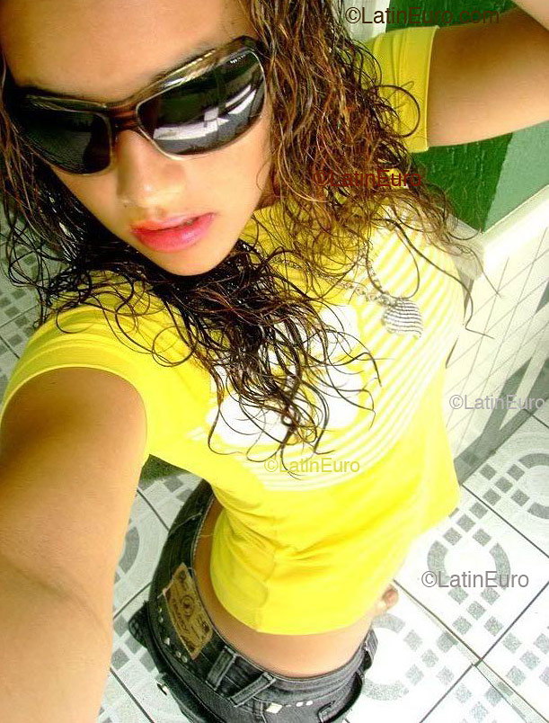 Date this lovely Brazil girl Jessica from  B2177