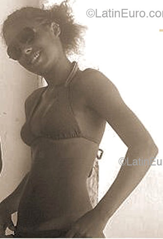 Date this hard body Brazil girl Ciane from  B2199