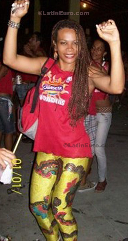 Date this happy Brazil girl Maria Gorethe from Bom Jesus Da Lapa BR4103