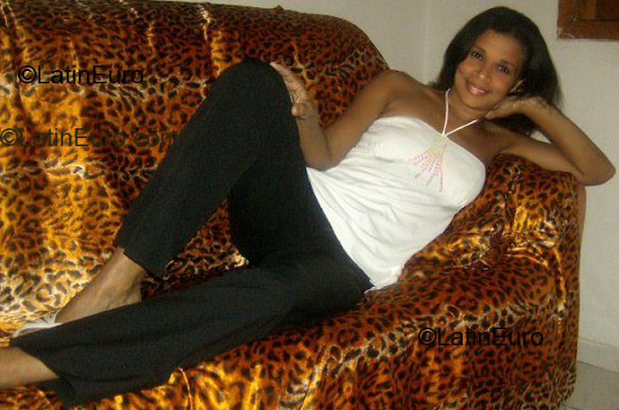 Date this charming Brazil girl Edinalva from Rio de Janeiro B2270