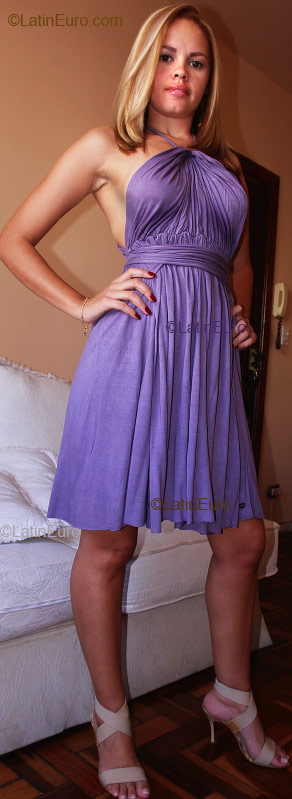 Date this delightful Brazil girl Janaina from RIO DE JANEIRO B2290