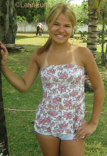 Date this exotic Brazil girl Patricia from RIO DE JANEIRO B2301
