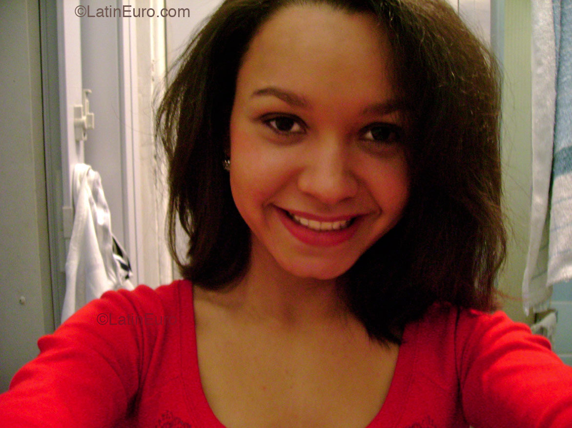 Date this tall Brazil girl Monique from Fortaleza B2334