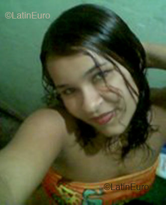 Date this sensual Brazil girl Keuly from  B2343