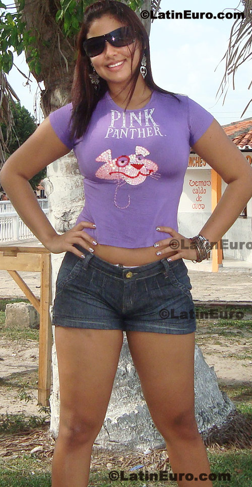 Date this foxy Brazil girl Thgna from Caruaru B235