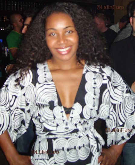 Date this georgeous Brazil girl Irailde from  B2376