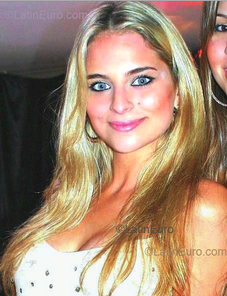 Date this athletic Brazil girl Kethy from Curitiba B2387