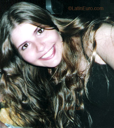 Date this funny Brazil girl Annie from Cuiaba  B2426