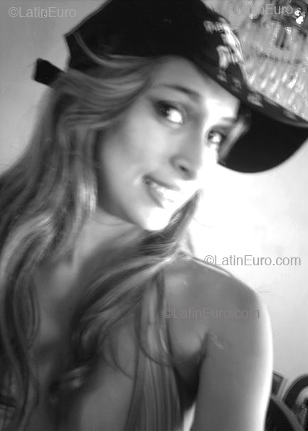 Date this stunning Brazil girl Davidhia from RECIFE B2448