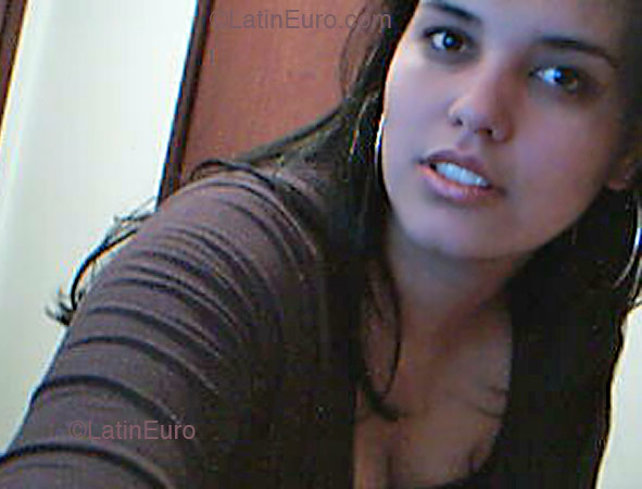 Date this good-looking Brazil girl Morenah from  B2497