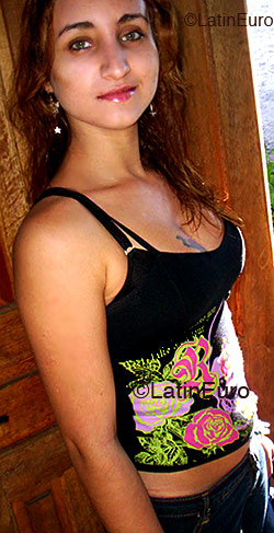 Date this sultry Brazil girl Daiane from Itajai B2516