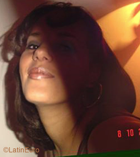 Date this good-looking Brazil girl Ellen from LONDRINA B2528