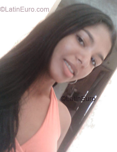 Date this happy Brazil girl Tayslane- from BACABAL B2582