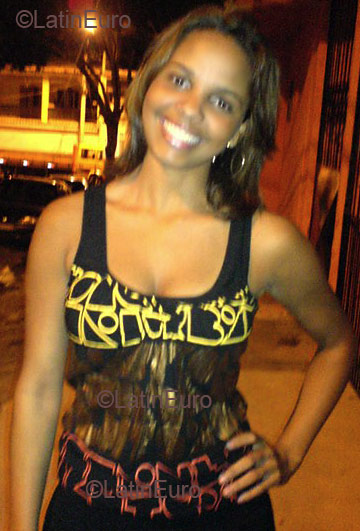 Date this passionate Brazil girl Juliana from SERRA B2649