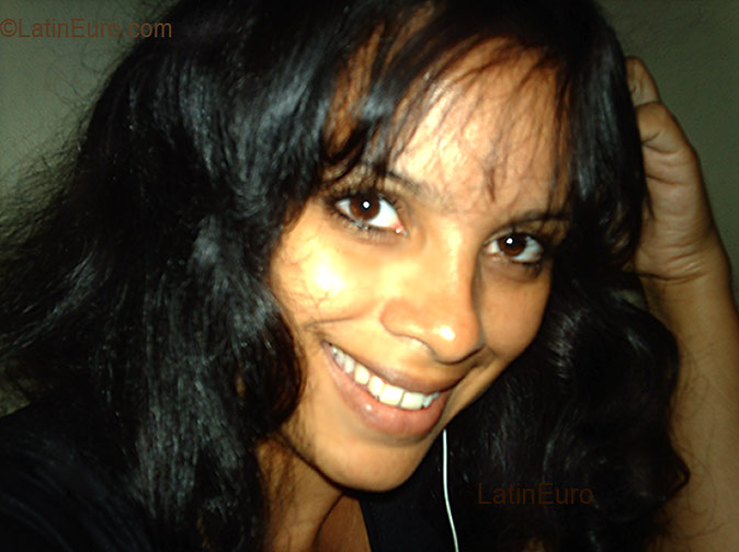 Date this georgeous Brazil girl Andreia from VITORIA B2654