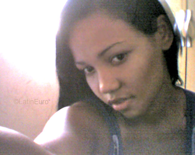 Date this stunning Brazil girl Aline from MANAUS B2715