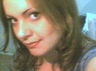 Date this lovely Brazil girl Fernanda from BAURU B2716