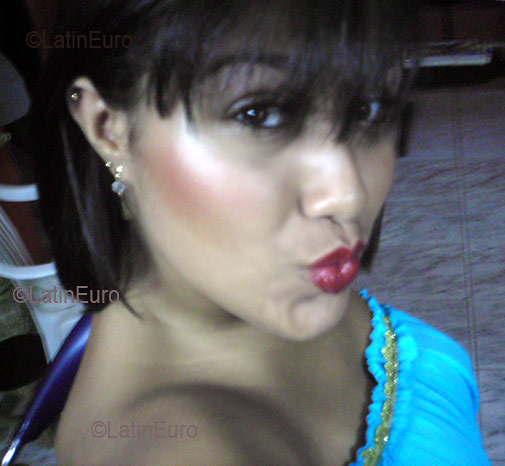 Date this hard body Brazil girl Nataly from CAUCAIA B2783