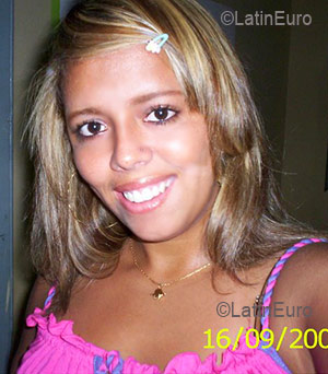 Date this athletic Brazil girl Adryana from RIO DE JANEIRO B2792