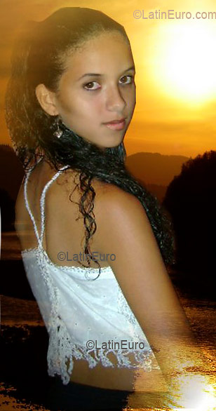 Date this good-looking Brazil girl Eliane from CARATINGA B2806