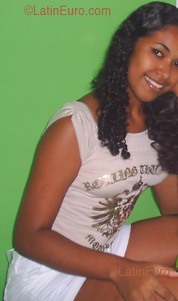Date this passionate Brazil girl Rafaela from RIO DE JANEIRO B2855