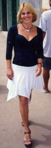 Date this funny Brazil girl Aparecida from CARATINGA B2908