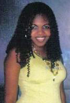 Date this hard body Brazil girl Luciana from SALVADOR B2934