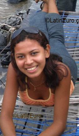 Date this fun Brazil girl Priscila from OURO VERDE B2999