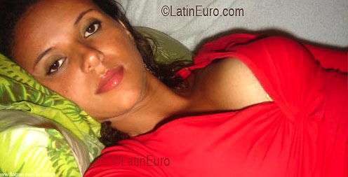 Date this delightful Brazil girl Elisangela from IPORA B3097