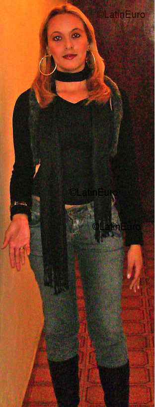 Date this exotic Brazil girl Graziely from GUARATINGUETA B3163