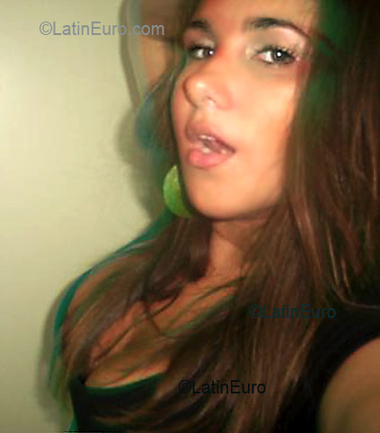 Date this funny Brazil girl Rafaella from RIO DE JANEIRO B3198
