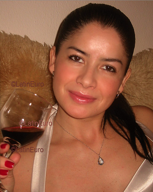 Date this delightful Brazil girl Carmen from CAMPINAS B3203