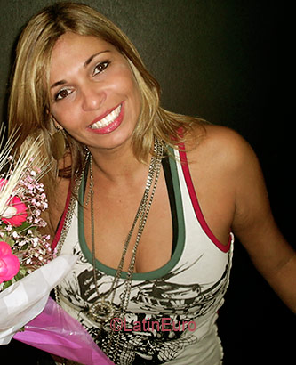 Date this happy Brazil girl Adriana from VOLTA REDONDA B3205