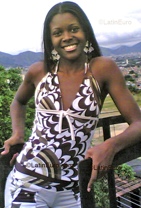 Date this foxy Brazil girl Marcela from RIO DE JANEIRO B3229