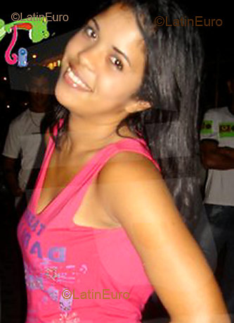 Date this beautiful Brazil girl Luana from ITABELA B3237