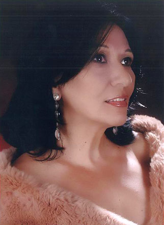 Date this voluptuous Brazil girl Vania from  B3271