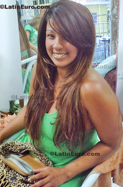 Date this nice looking Brazil girl Patricia from Belford Roxo B328