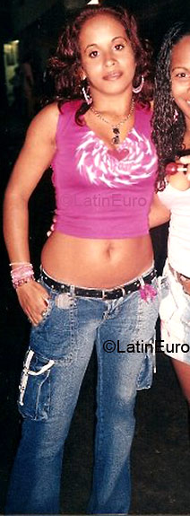 Date this nice looking Brazil girl Andrea from RIO DE JANEIRO B3289