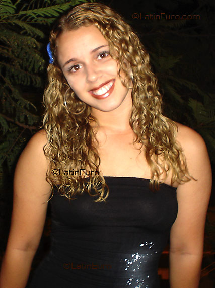 Date this happy Brazil girl Luiza from BOM JESUS DO NORTE B3443