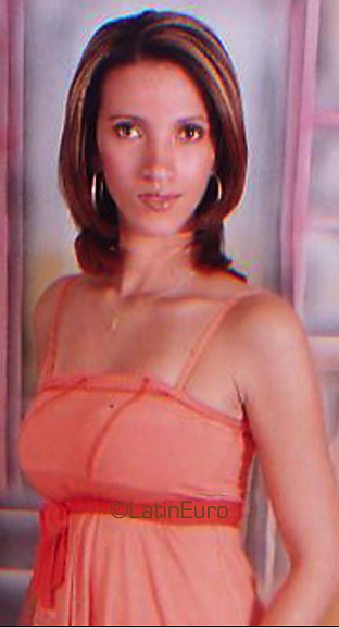 Date this beautiful Brazil girl Tatiara from RIO DE JANEIRO B3512