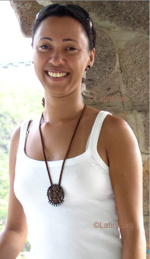 Date this sultry Brazil girl Fabiana from PAULO AFONSO B3589