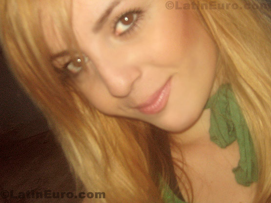 Date this stunning Brazil girl Kenya from  B384