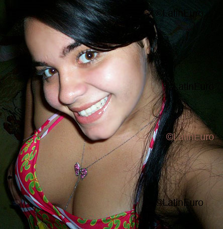 Date this hot Brazil girl Maiza from VALADARES B4030