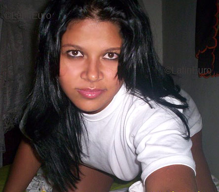 Date this lovely Brazil girl Ana from GOIANIA B4039